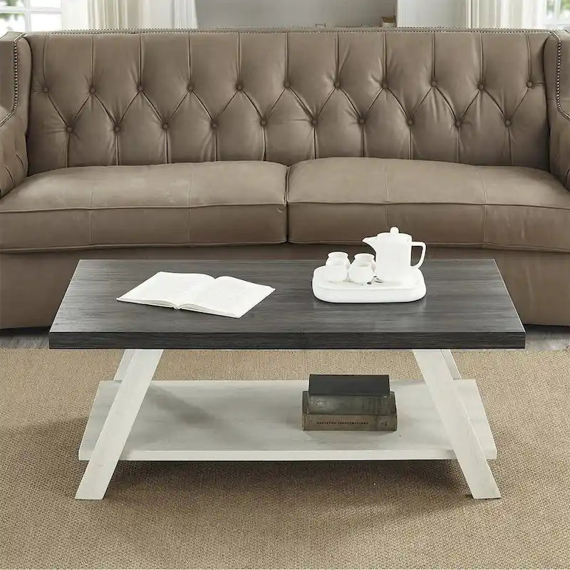 Moderner rechteckiger Couchtisch aus Holz mit unterem Ablageboden für das Wohnzimmer